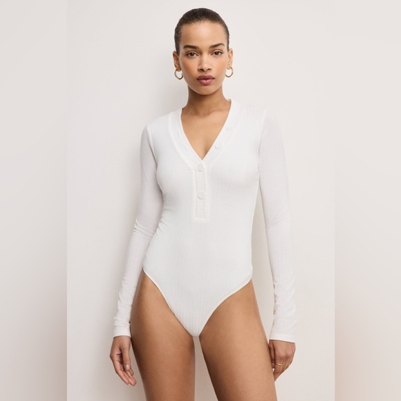 Good American RIBBED HENLEY BODYSUIT - Picture 1 of 10
